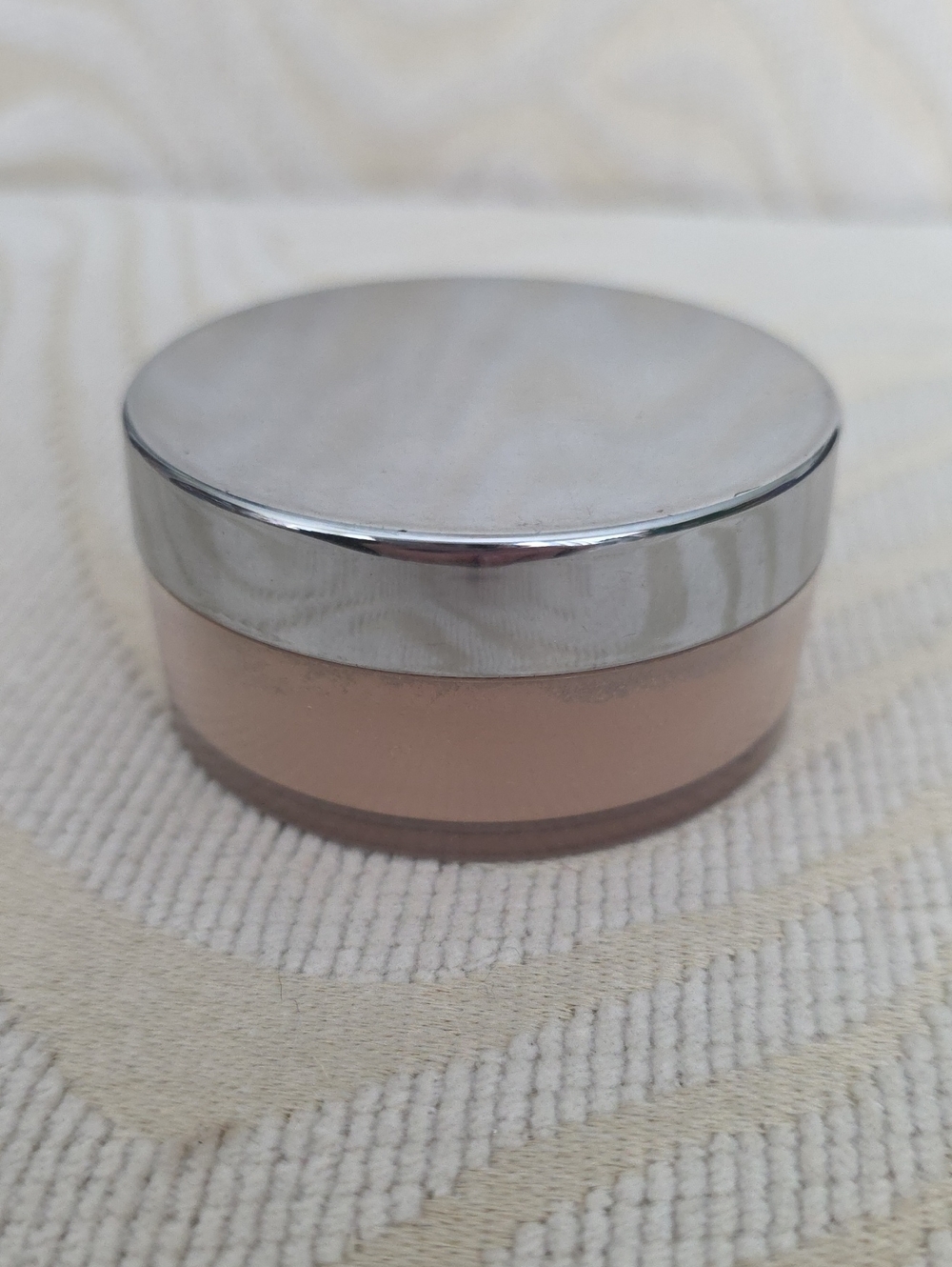 Mary Kay Mineral Powder Foundation in Beige 2 - Gently Used